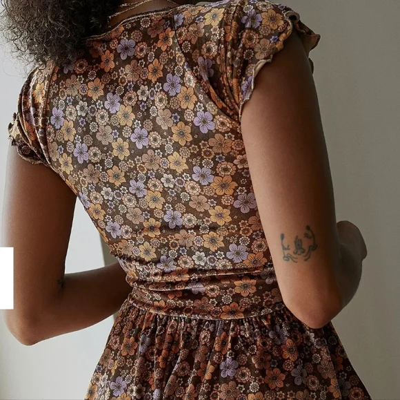 141. New Urban Outfitters Brown Velvet floral print Molly Romper Size Large - Picture 4 of 7
